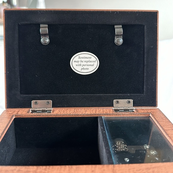 Jewelry box with music - Picture 5 of 8